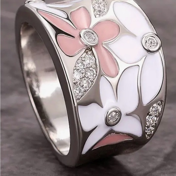 Beautiful Pink Floral Ring - Picture 2 of 8